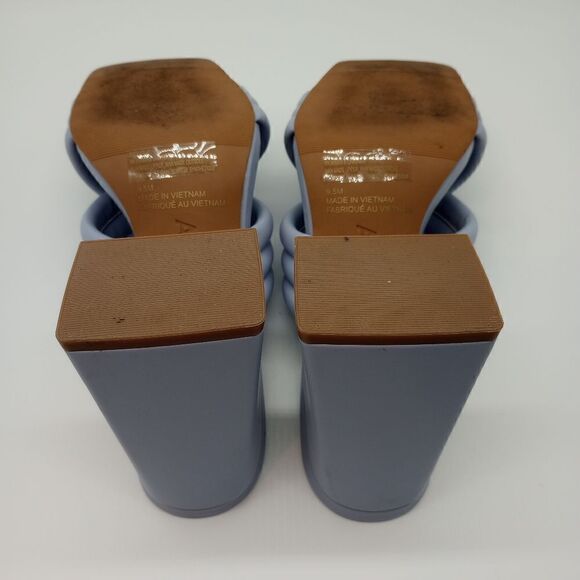 EUC ABOUND Pearl Cross Band  Blue Feather Open Toe Sandals 4.25" Block Heel 9.5 - Picture 5 of 12